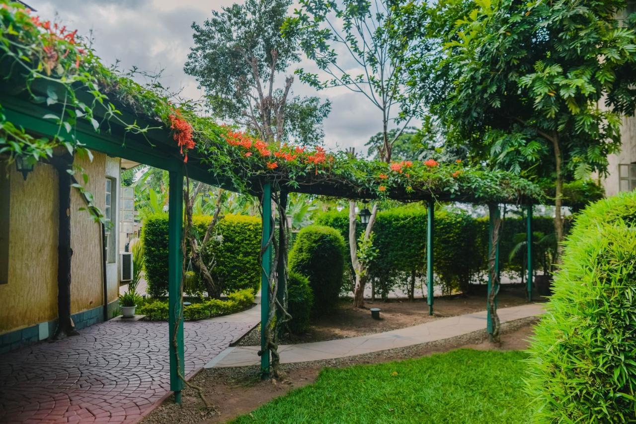 Crest Safari Lodge Bed And Breakfast Аруша Экстерьер фото